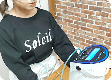 水素吸入器を使用している様子